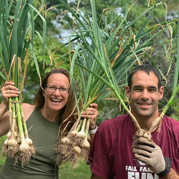 Apparently, Garlic Makes You Smell Good