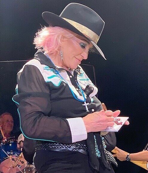 Tanya Tucker Introduced Edgy Leather and Rebellious Teenage Country Style