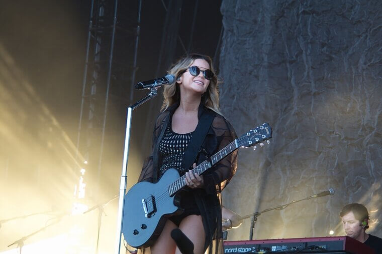Maren Morris Blended Bohemian Festival Chic With Modern Country Style