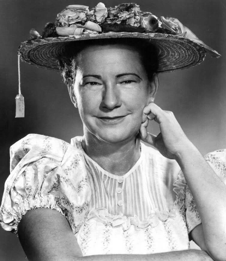 Minnie Pearl Wore a Straw Hat With a Dangling Price Tag