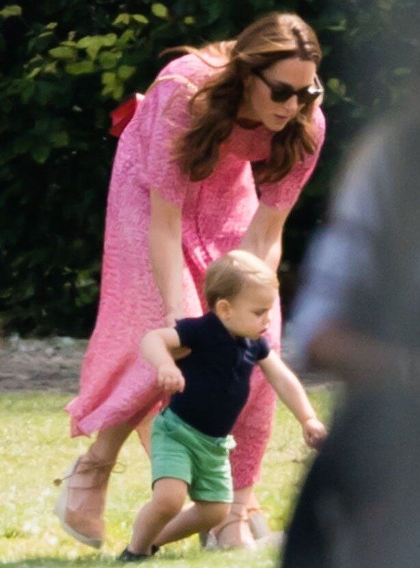 Sapatos plataforma são desaprovados