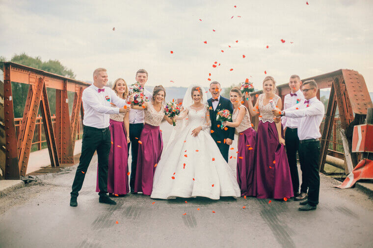 Large Bridal Parties Are Out of Style