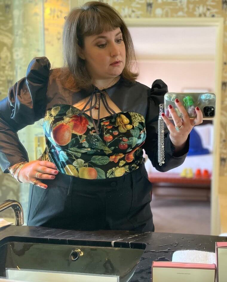 Lena Dunham Shamed Someone for Not Saying Hi to Her at the Met Gala