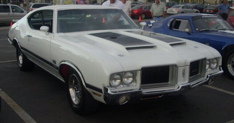 The Oldsmobile 442 and Its Winning Formula