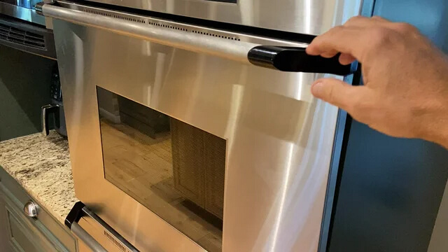 Let Your Oven Cool With the Door Open