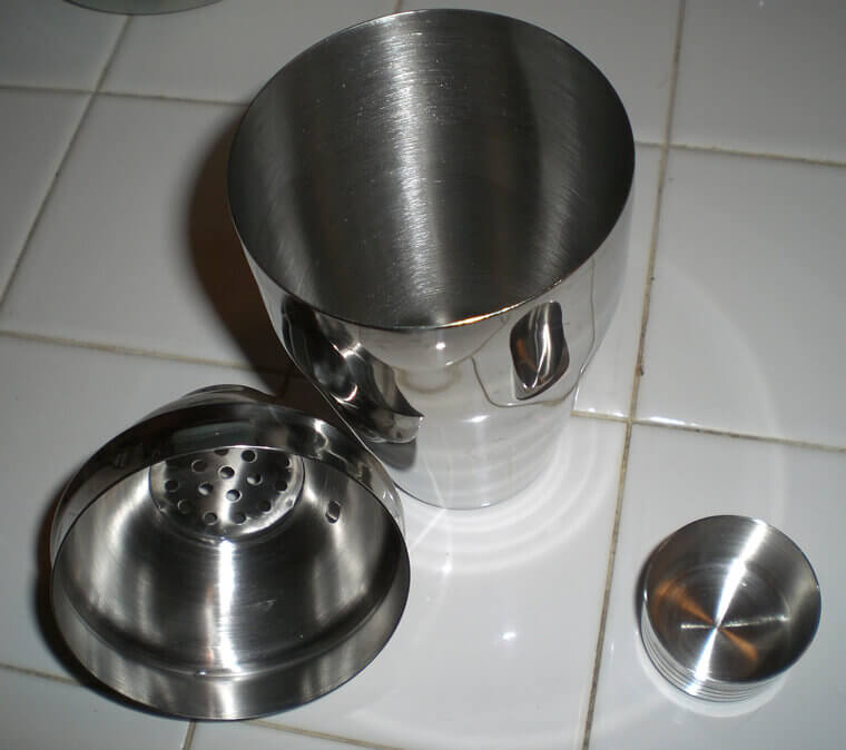 The Great Hollywood Hoax: The Truth Inside Dean Martin’s ‘Empty’ Cocktail Shaker