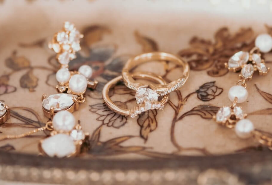 Timeless Treasures: The Most Iconic Heirlooms and Keepsakes of Old Hollywood Legends