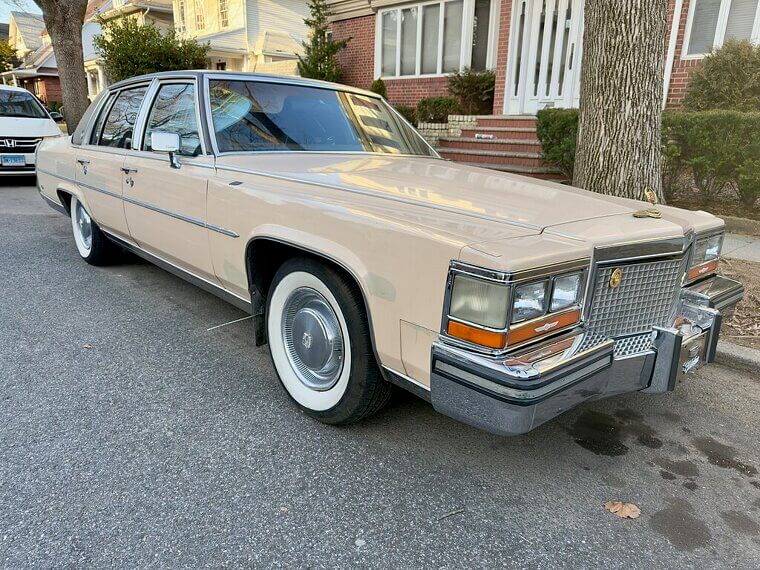 Cadillac Fleetwood Brougham (1977-1986)