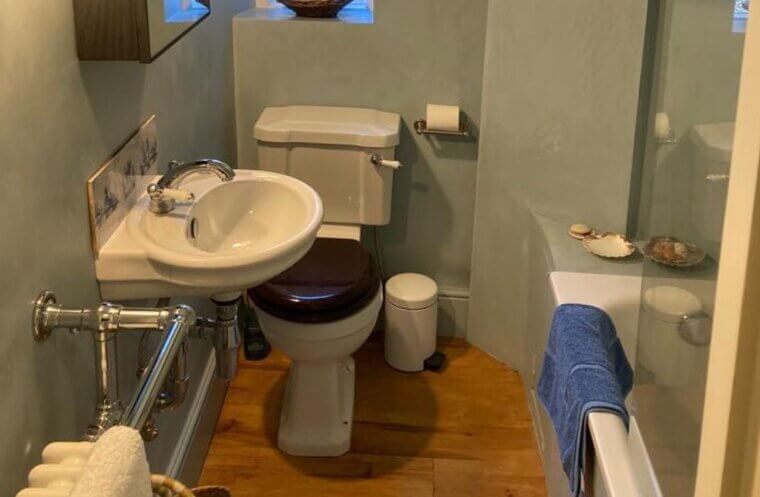 Small Bathroom Layout