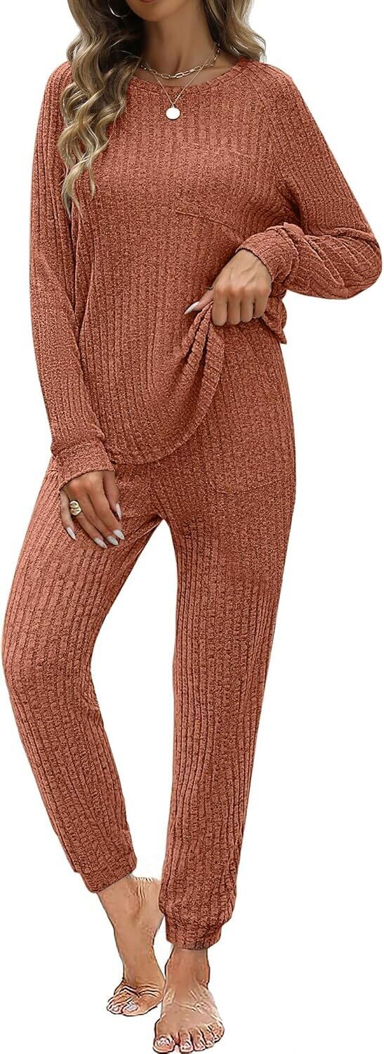 Ribbed Knit Lounge Set - Comfy 2-Piece for Home or Outings 