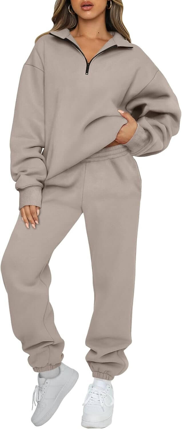 AUTOMET Women's Sweatsuit - Stylish Comfort for Every Occasion 