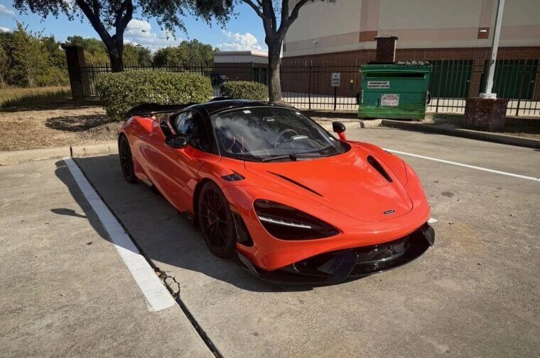 2021 McLaren 765LT- $429,900