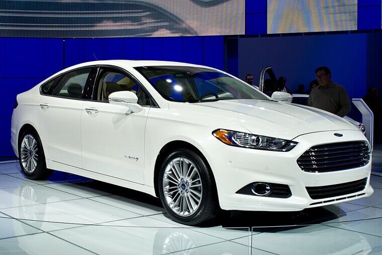 Ford Fusion Hybrid (2013)
