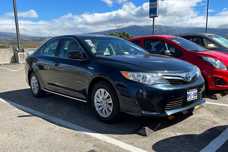 Toyota Camry Hybrid (2013)