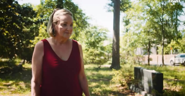 The "Cemetery Angel" Used Her Money to Bury Strangers Taken by AIDS