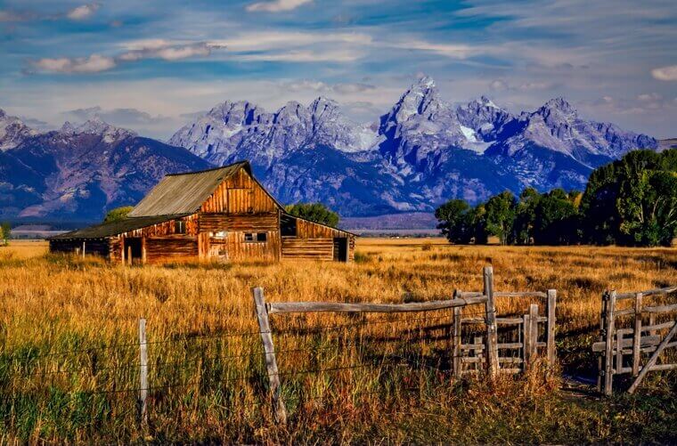 12. Wyoming - Median Household Income: $72,415 / GDP per Capita: $90,335