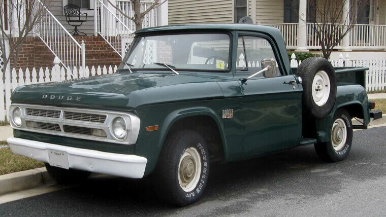 Dodge D100 Club Cab