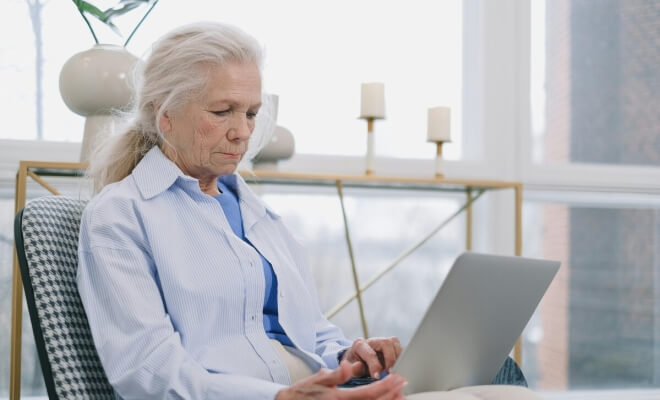 How to Spot a Scam When Job-Hunting Online as a Senior
