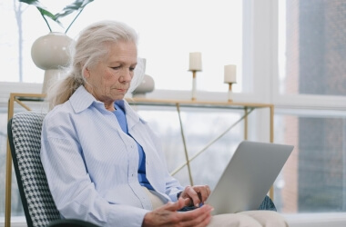 How to Spot a Scam When Job-Hunting Online as a Senior