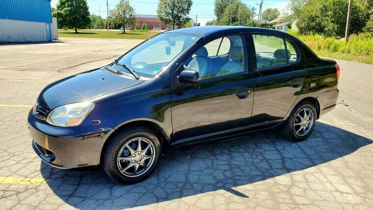 Toyota Echo (2000–2005)