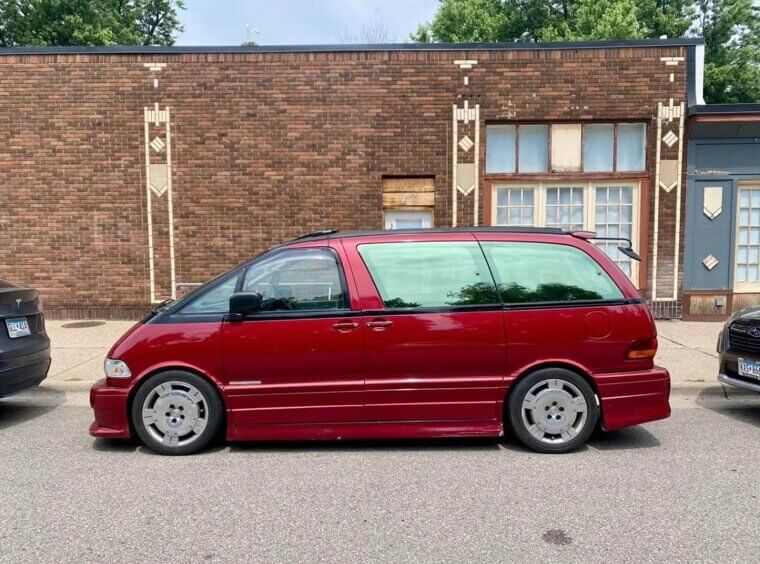 Toyota Estima (1990–2019)
