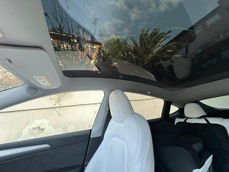 Sunroofs and Panoramic Roofs