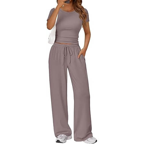 Stylish Summer Sweatsuit Lounge Set that Combines Comfort and Fashion. 