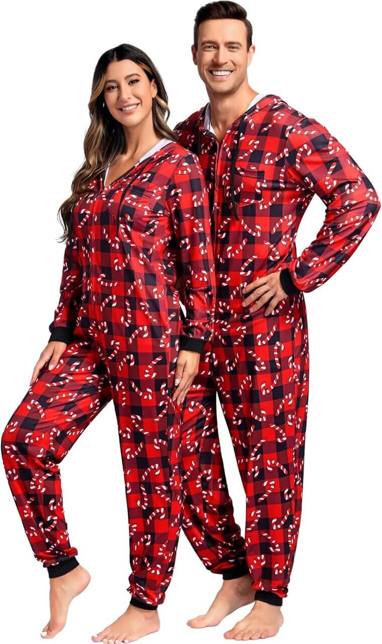 Family Pajamas Onesies: Cozy Holiday Photo Outfits for All Ages 