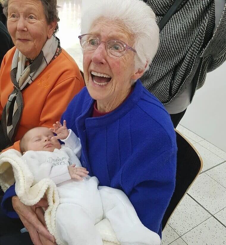 La Tranquilizadora Llegada De La Madre De Pradeep