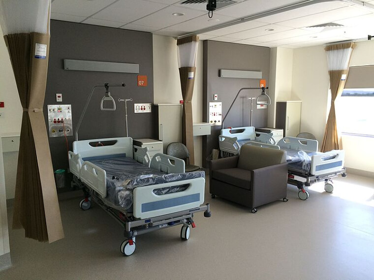 Se Coló En El Hospital A Medianoche