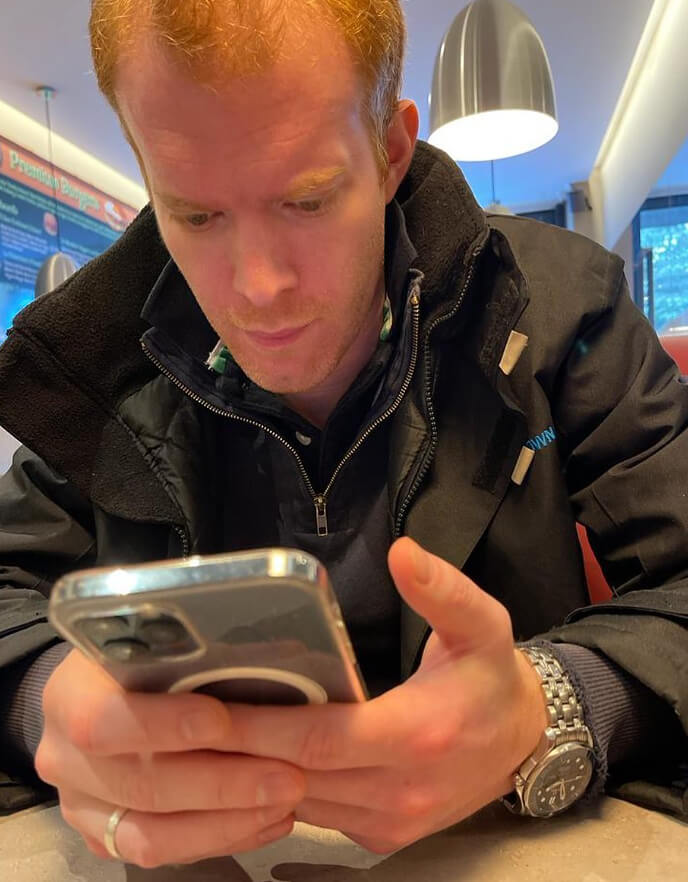 Esperando Sin Saber Qué Hacer Mientras Pasaba El Tiempo