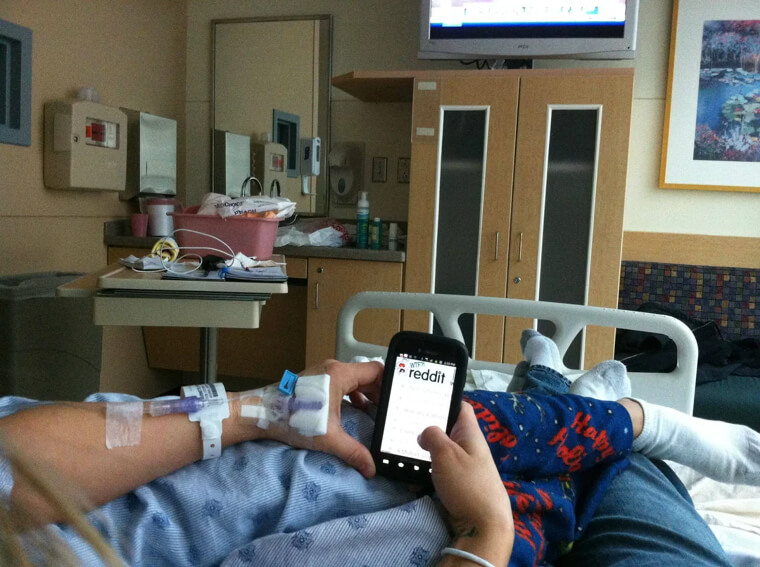 Lilly Estaba Sola Intentando Distraerse A Sí Misma