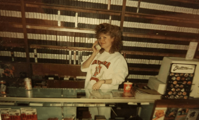 Jobs Teens Used to Work in the 80s That No Parent Would Approve Today