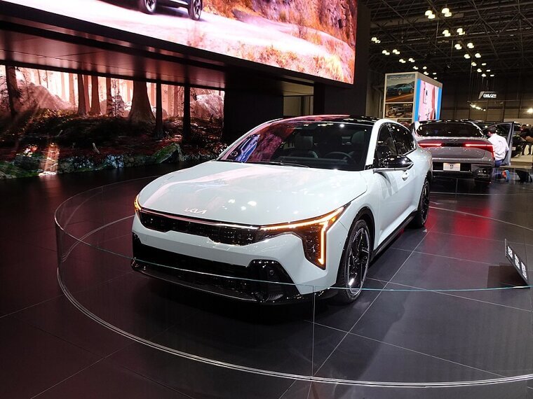 2025 Kia K4