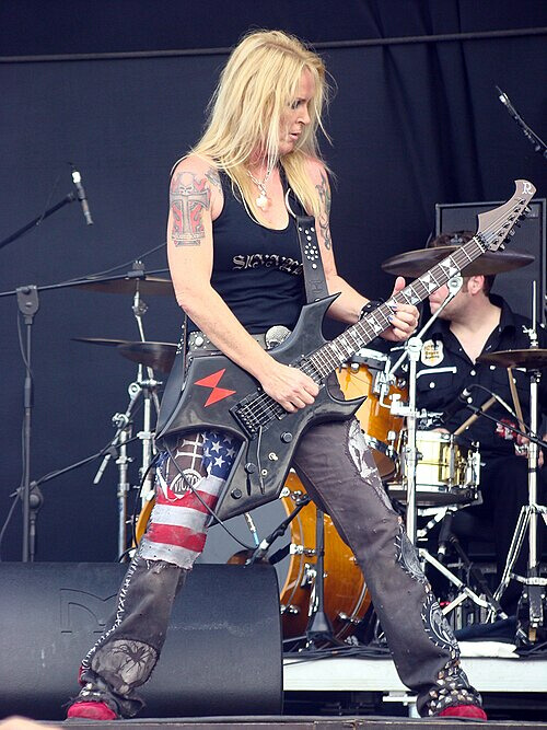 Lita Ford (The Runaways) - Heavy Metal Shred Guitar Solos and Top-10 Billboard Hits