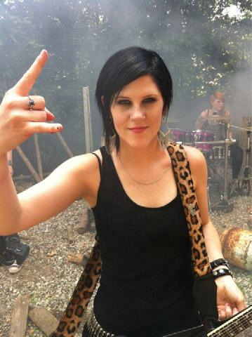 Morgan Lander (Kittie) - Nu-Metal Guitar Riffs and Early-2000s Heavy Vocal Leadership