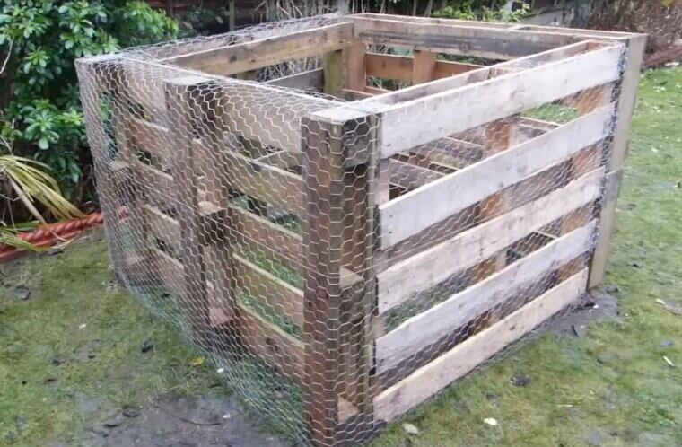 Build Compost Bin From Wooden Pallets