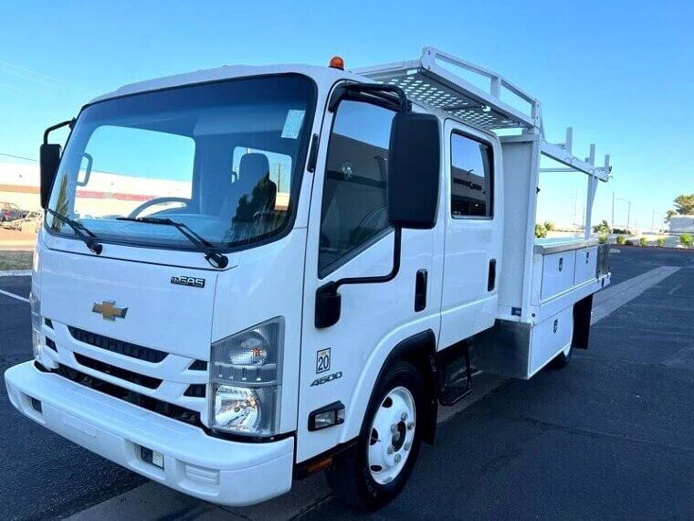 2020 Chevrolet Chassis 4500 Crew Cab FlatBed Construction/Service Truck - $49,999