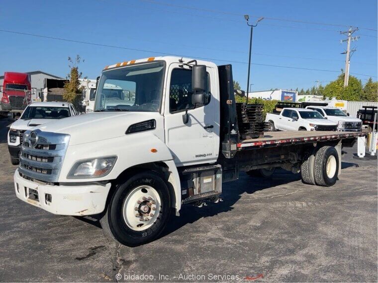2018 Hino 268A 23' S/A Flatbed Stakebed Cargo Truck Thieman Liftgate - $6,100