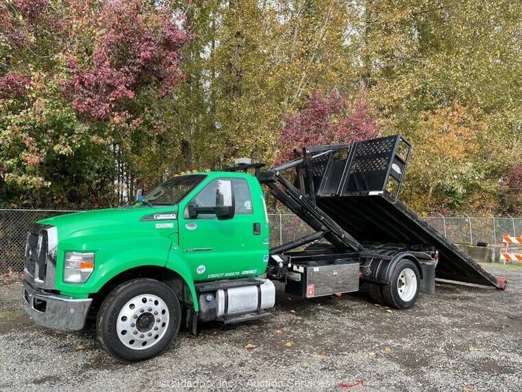 2017 Ford F-650 Flatbed Rollback Roll Off Tow Truck - $14,750