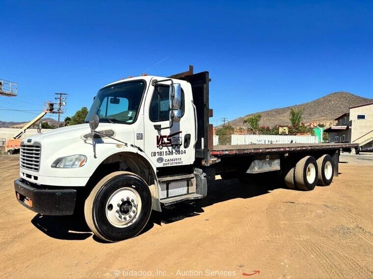 2013 Freightliner M2 28' T/A Flatbed Delivery Truck - $10,200