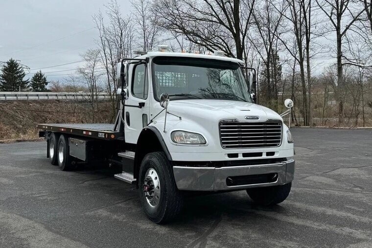 2019 FREIGHTLINER BUSINESS CLASS M2 106 ROLLBACK - $15,000