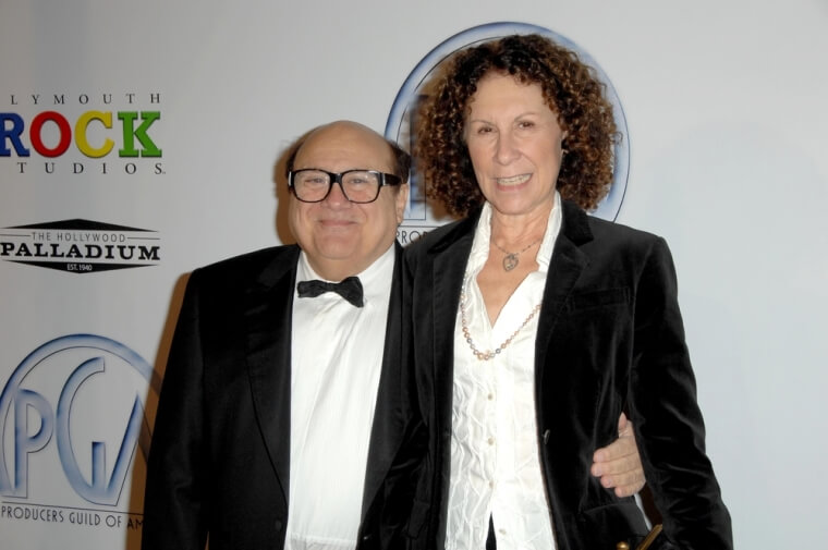 Rhea Perlman (5’0″) & Danny Devito (4’10”) – 2 inches