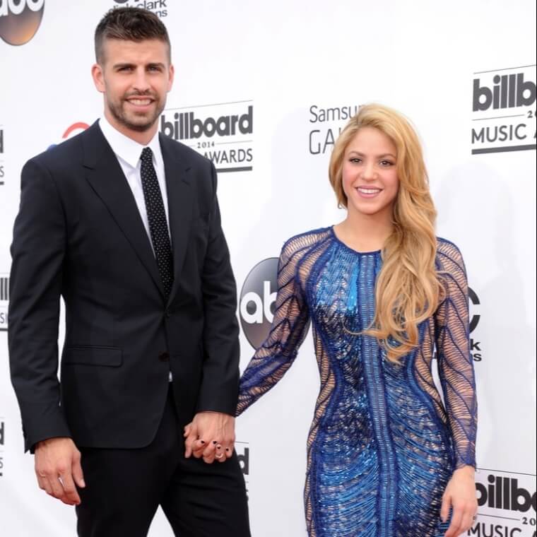 Shakira (5’2″) & Gerard Pique (6’4″) – 14 inches