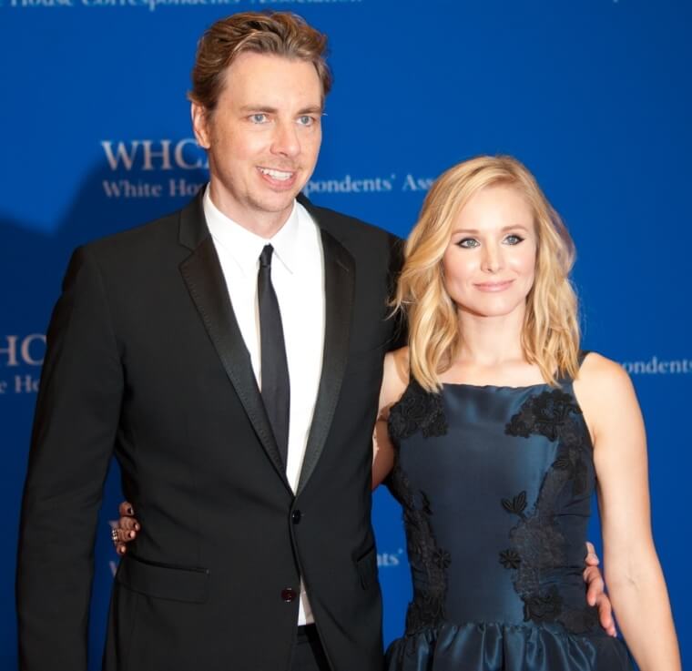 Kristen Bell (5’1″) & Dax Shepard (6’2″) – 13 inches