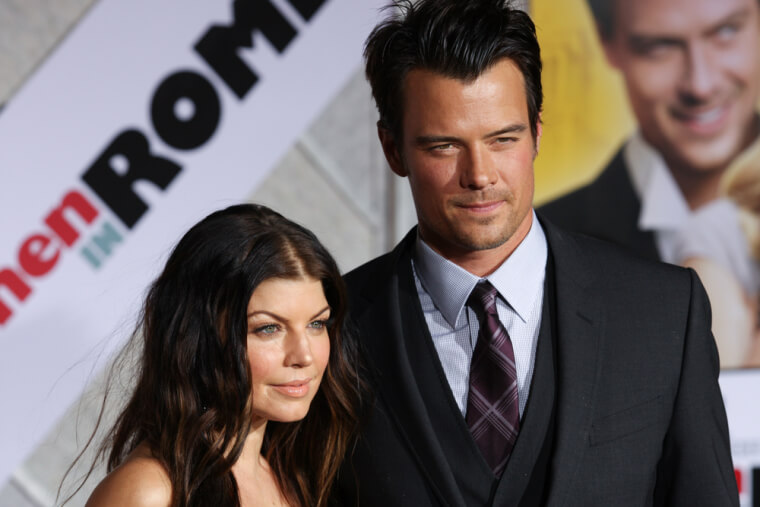 Fergie (5’3″) & Josh Duhamel (6’2″) – 11 inches