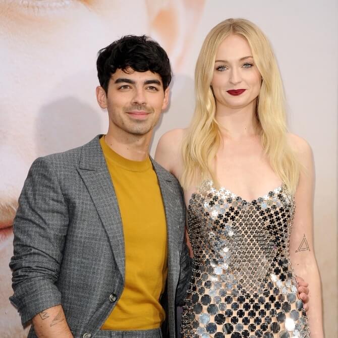 Sophie Turner (5’7″) & Joe Jonas (5’6″) – 1 inch