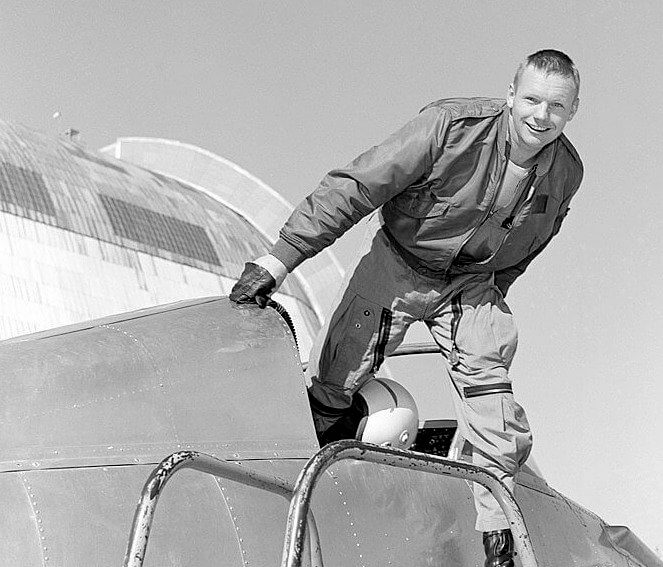 Obligatory Flight Duty in the Navy Awaits