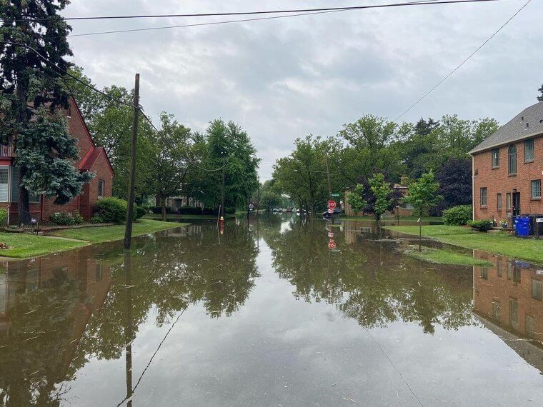 Bei Überschwemmungen immer die Treppe nehmen