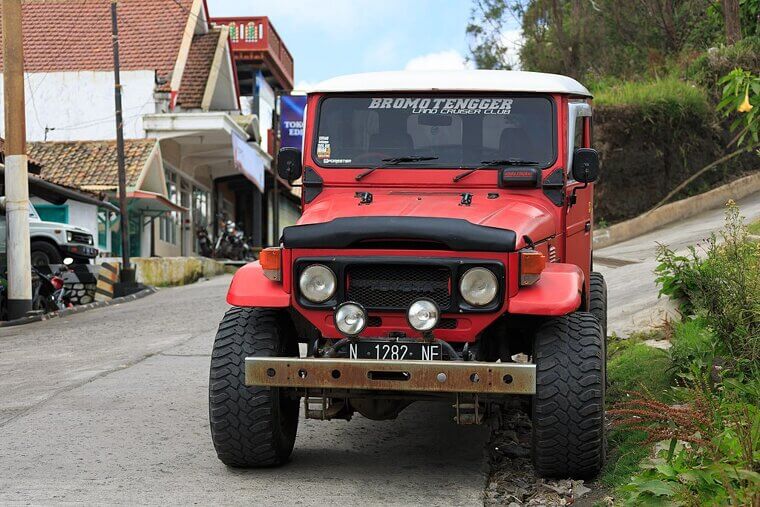 Toyota Land Cruiser (60/70/80/100/200 Series)